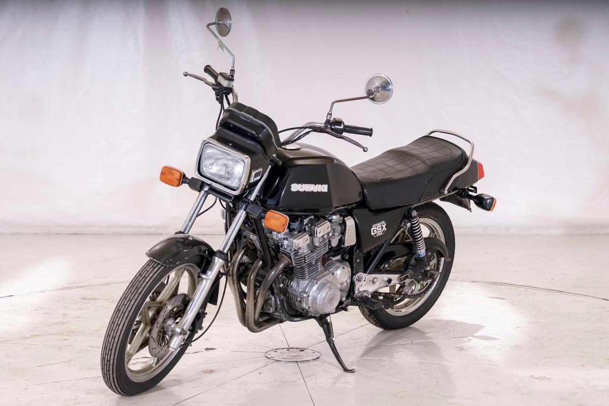 1981 SUZUKI GSX750 - UTEN MINSTEPRIS!