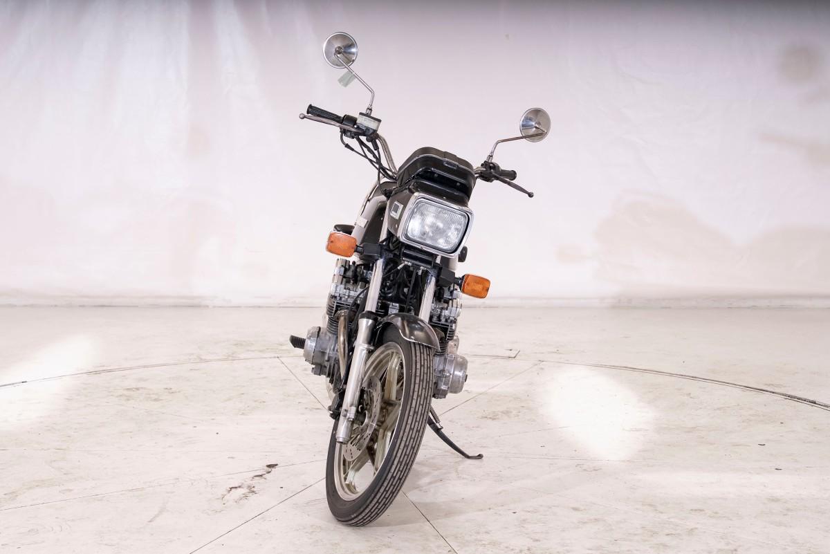 1981 SUZUKI GSX750 - UTEN MINSTEPRIS!
