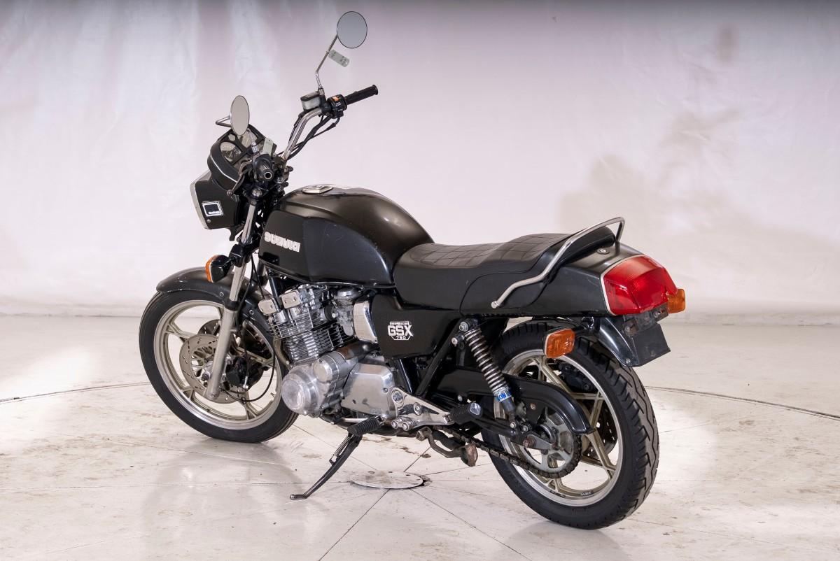 1981 SUZUKI GSX750 - UTEN MINSTEPRIS!