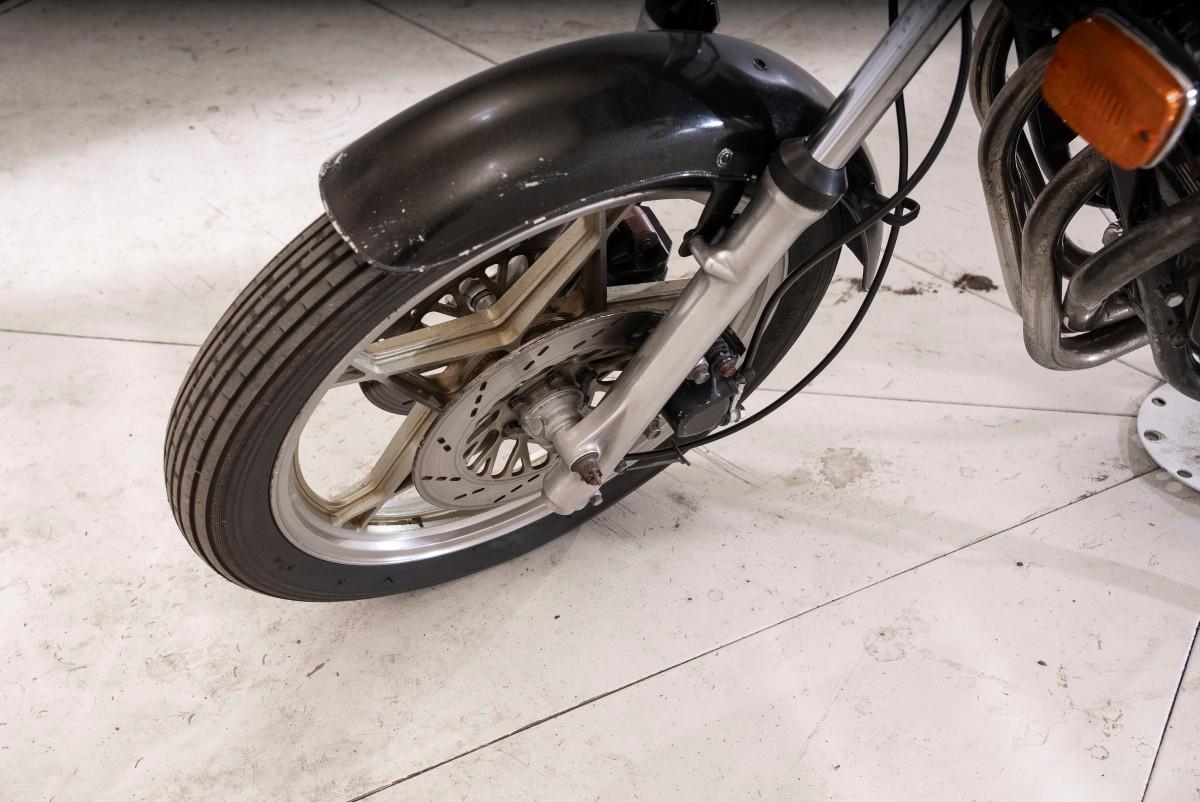 1981 SUZUKI GSX750 - UTEN MINSTEPRIS!