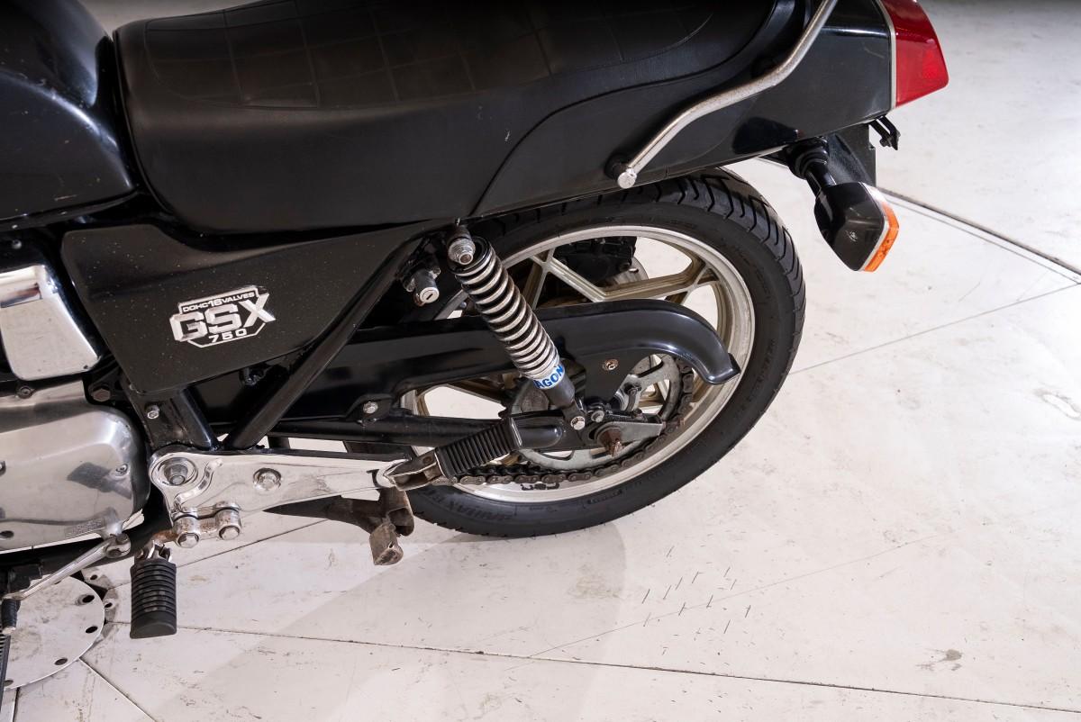 1981 SUZUKI GSX750 - UTEN MINSTEPRIS!