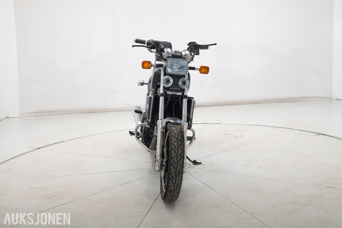 1983 Honda VF1100C - INGEN MINSTEPRIS!