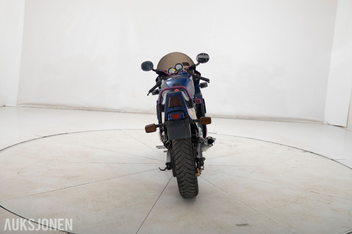 1986 Suzuki GSX R1100 - UTEN MINSTEPRIS!