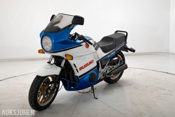 1985 Suzuki GSX1100EF - UTEN MINSTEPRIS!
