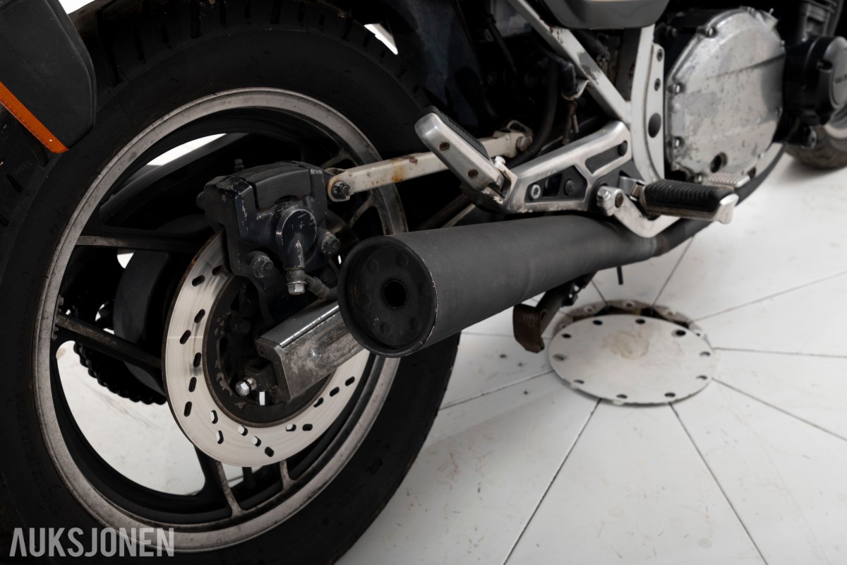 1985 Suzuki GSX 750 E - UTEN MINSTEPRIS!