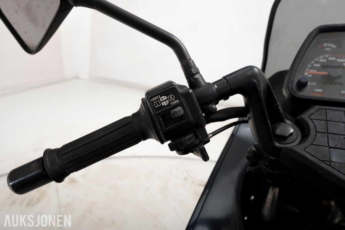 1985 Suzuki GSX 750 E - UTEN MINSTEPRIS!