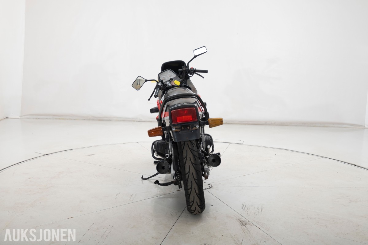 1990 Suzuki GSX750ES - INGEN MINSTEPRIS!