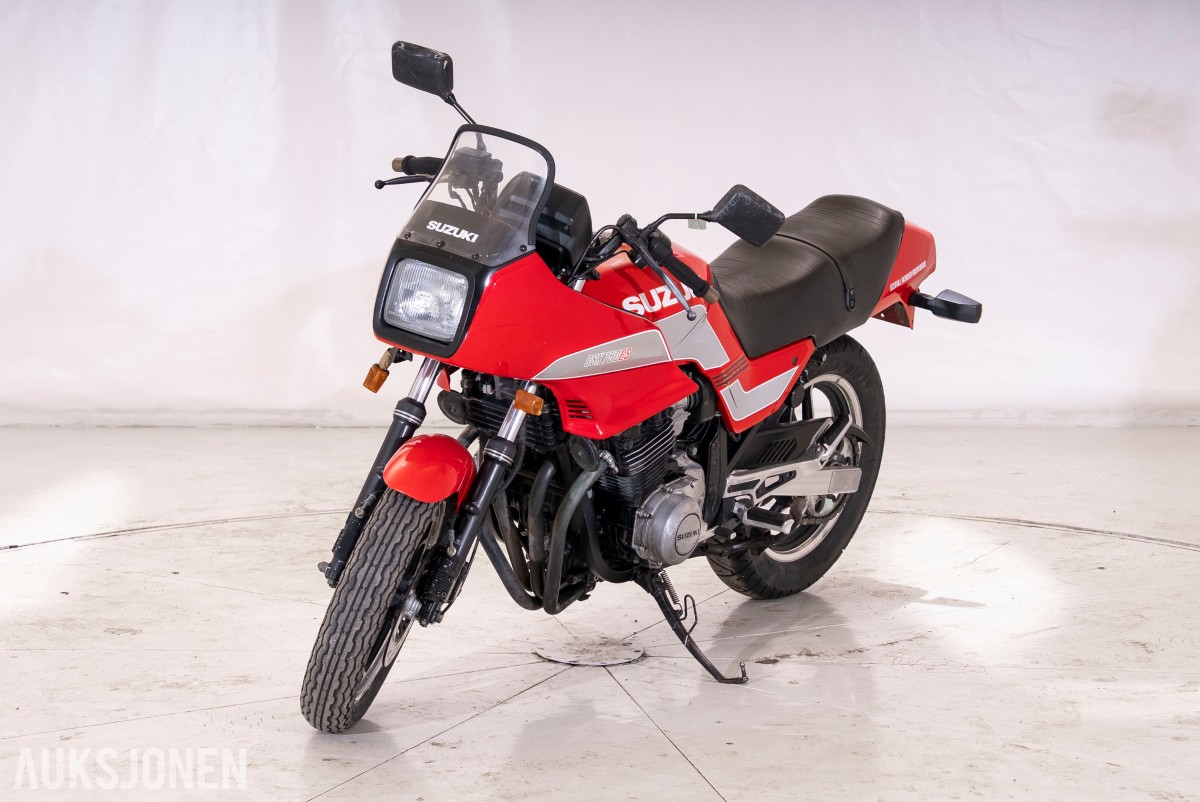 1984 Suzuki GSX750 - UTEN MINSTEPRIS! 