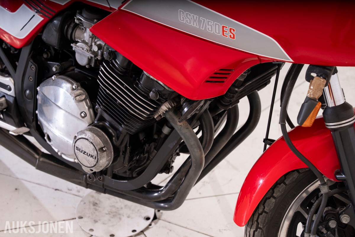 1984 Suzuki GSX750 - UTEN MINSTEPRIS! 