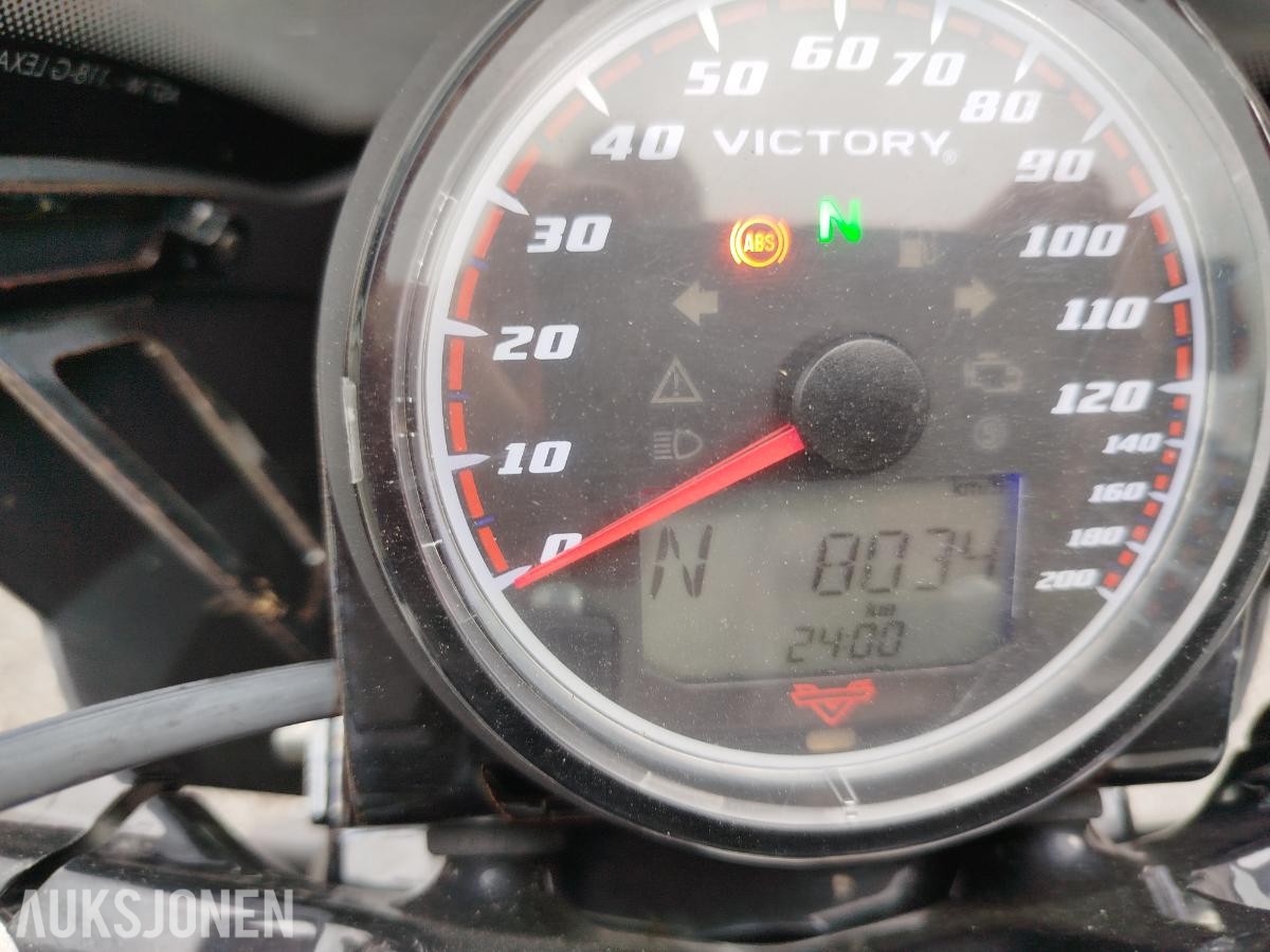 2017 VICTORY OCTANE 1200cm 105HK LAV KILOMETER KUN 8035KM AKRAPOVIC
