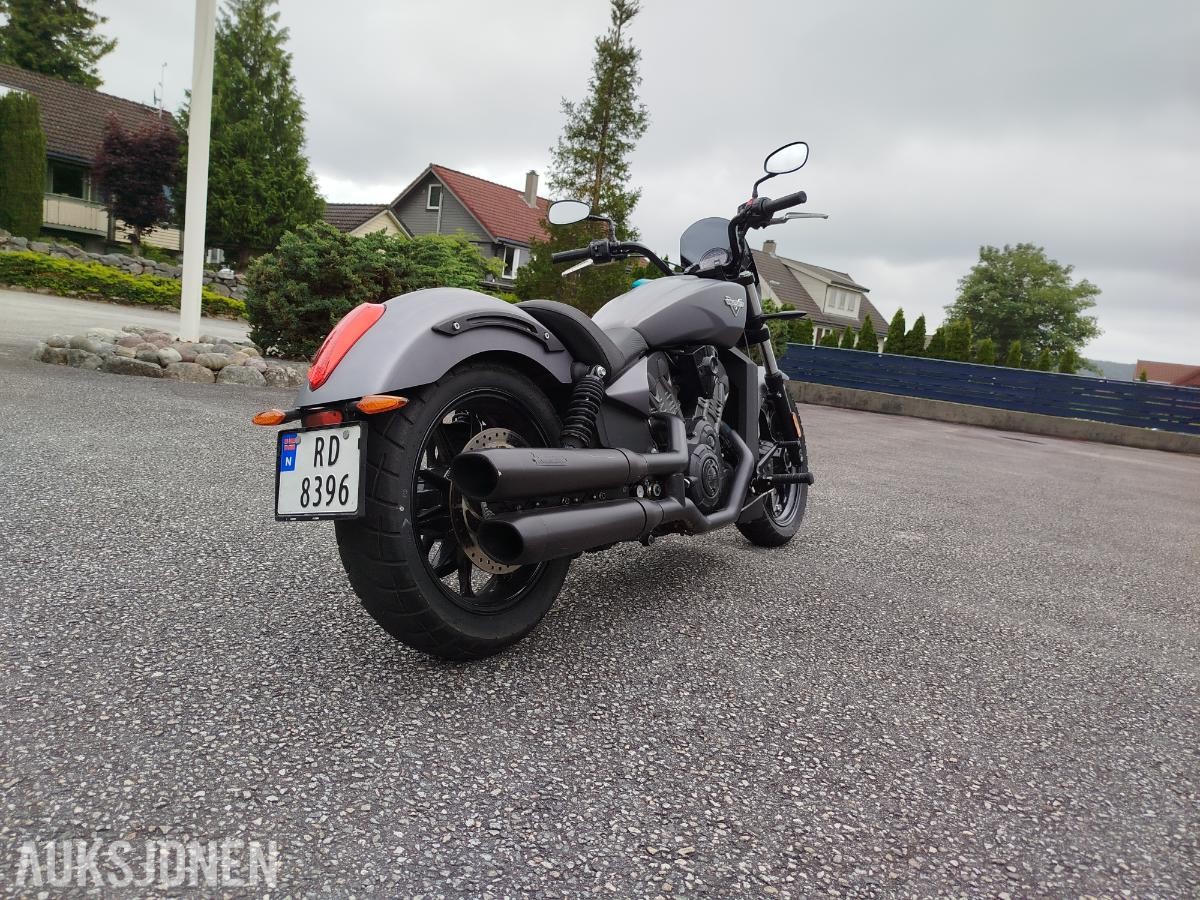 2017 VICTORY OCTANE 1200cm 105HK LAV KILOMETER KUN 8035KM AKRAPOVIC
