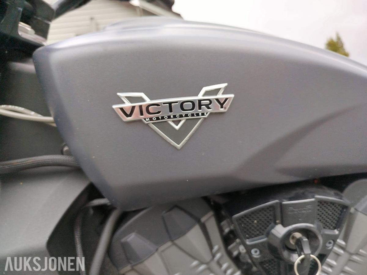 2017 VICTORY OCTANE 1200cm 105HK LAV KILOMETER KUN 8035KM AKRAPOVIC