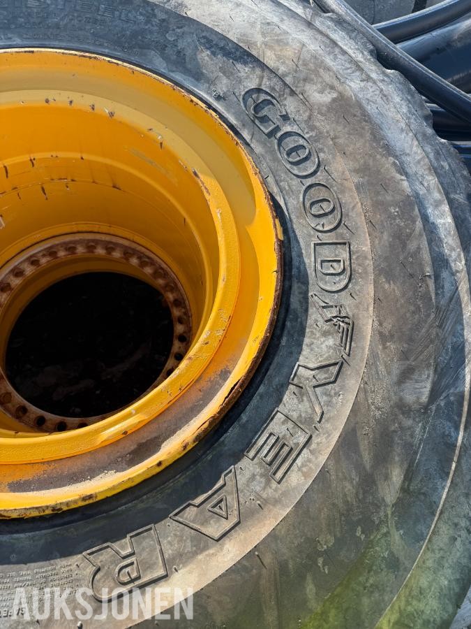  Volvo A40F - Brukt dumperdekk 29,5x25