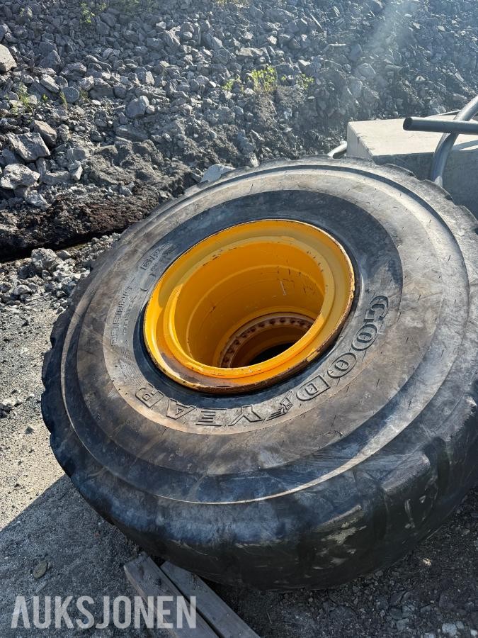  Volvo A40F - Brukt dumperdekk 29,5x25