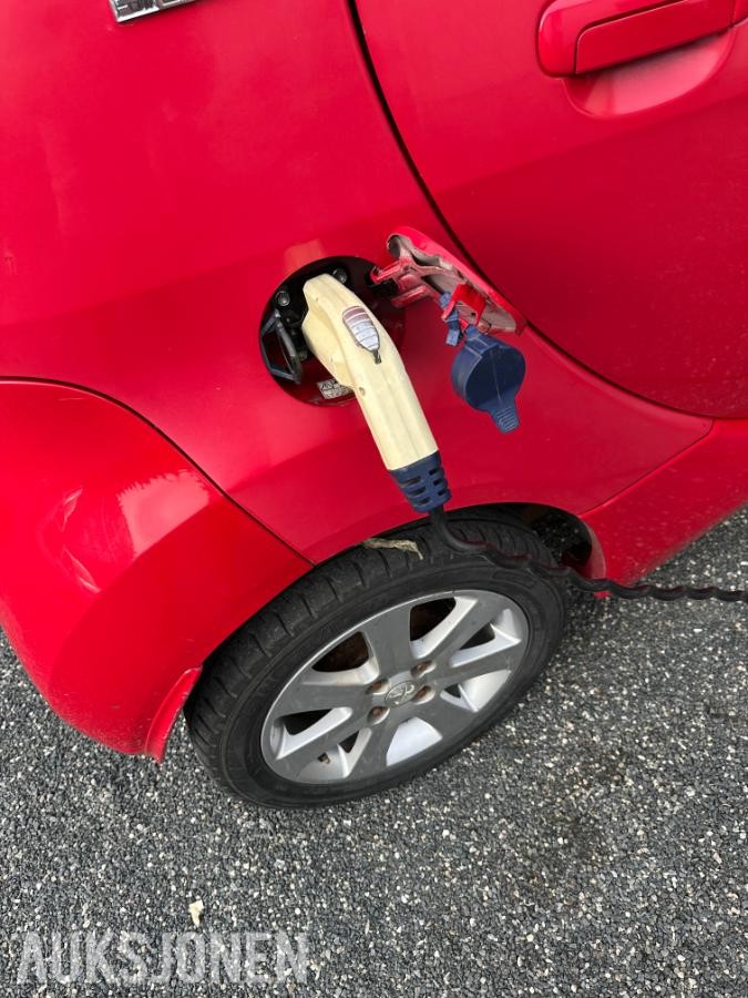2011 Peugeot iOn, s+v dekk eu ok 05.2027 107500km
