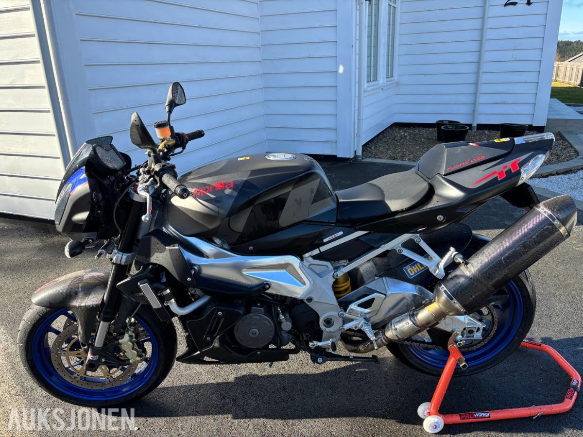 2013 Aprilia RSV 1000 Tuono Akrapovic
