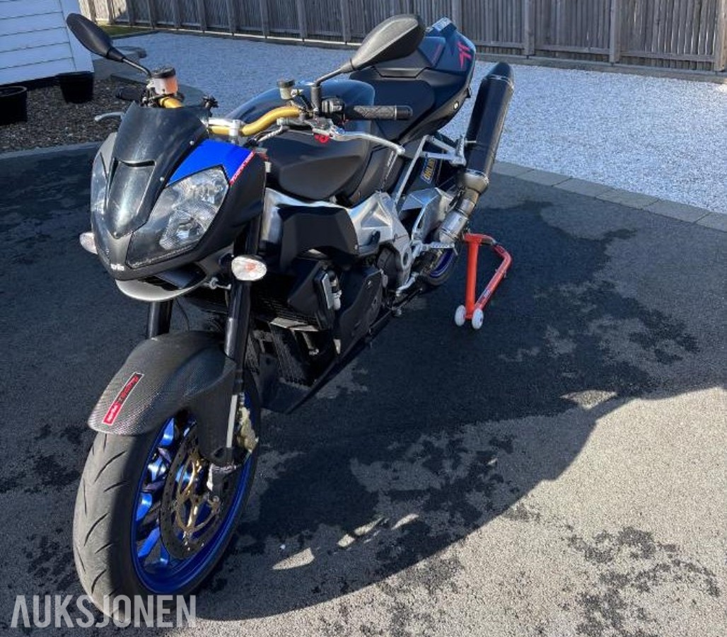 2013 Aprilia RSV 1000 Tuono Akrapovic