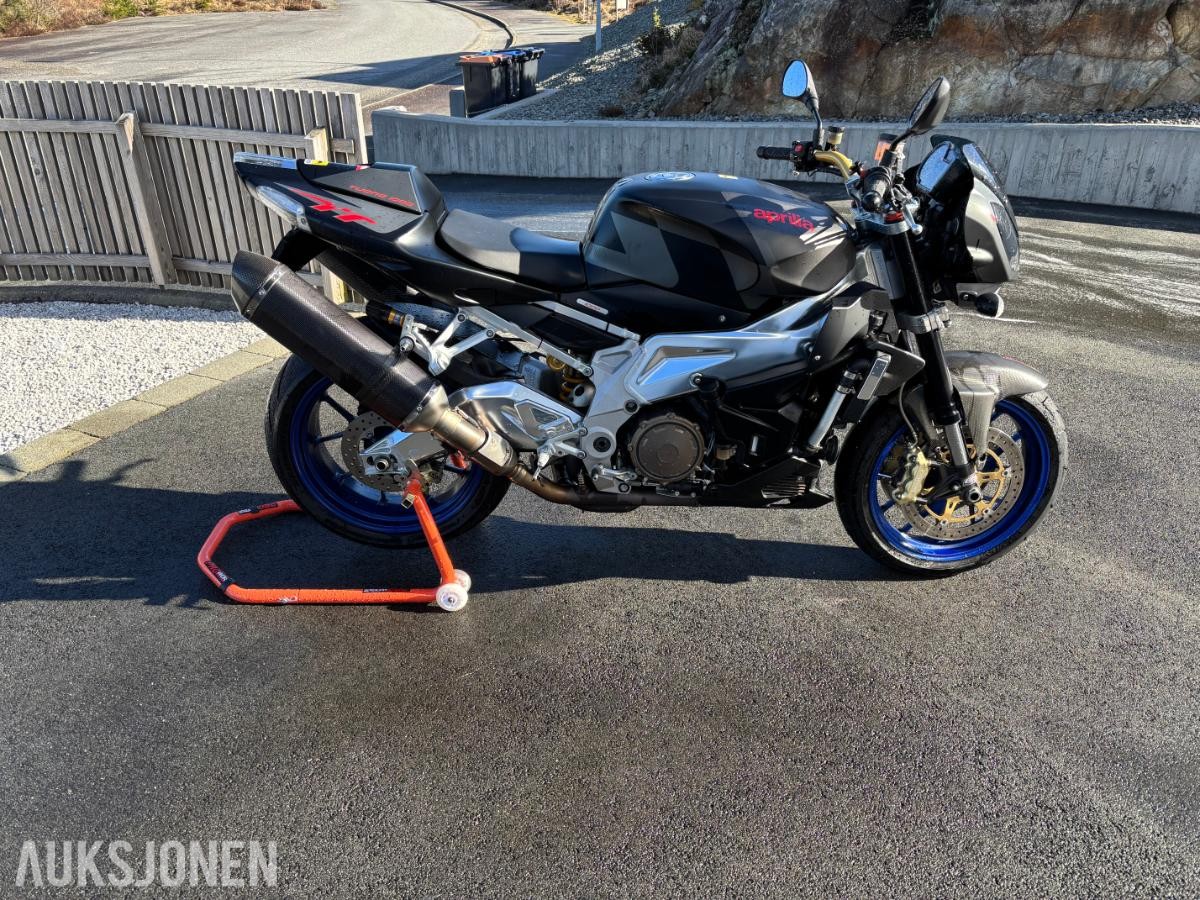 2013 Aprilia RSV 1000 Tuono Akrapovic
