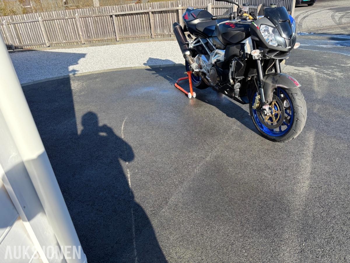 2013 Aprilia RSV 1000 Tuono Akrapovic