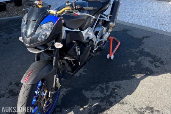 2013 Aprilia RSV 1000 Tuono Akrapovic
