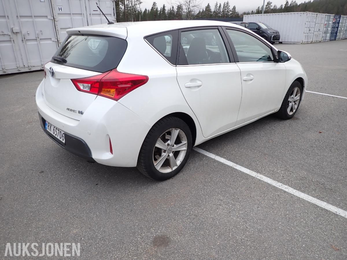 2013 Toyota Auris, 1.8,Hybrid Automat Ryggekamera EU OK til 03.2027