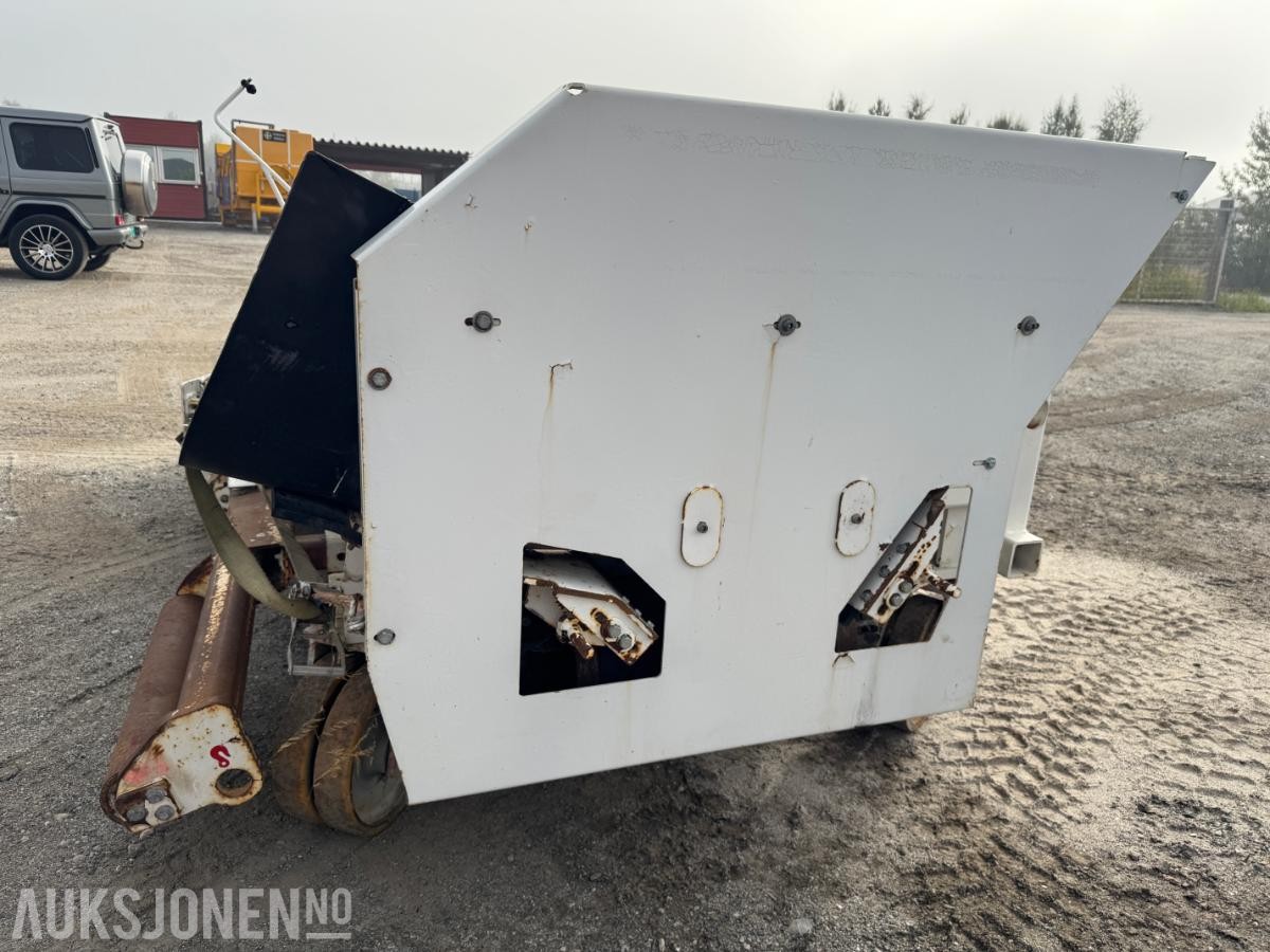 2015 Astec BF400 kantutlegger med BM feste