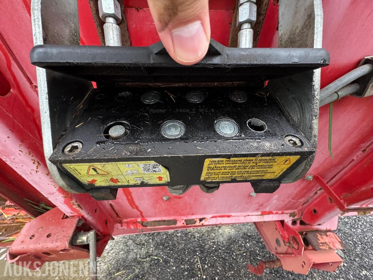1996 Massey Ferguson MF 34 skurtresker