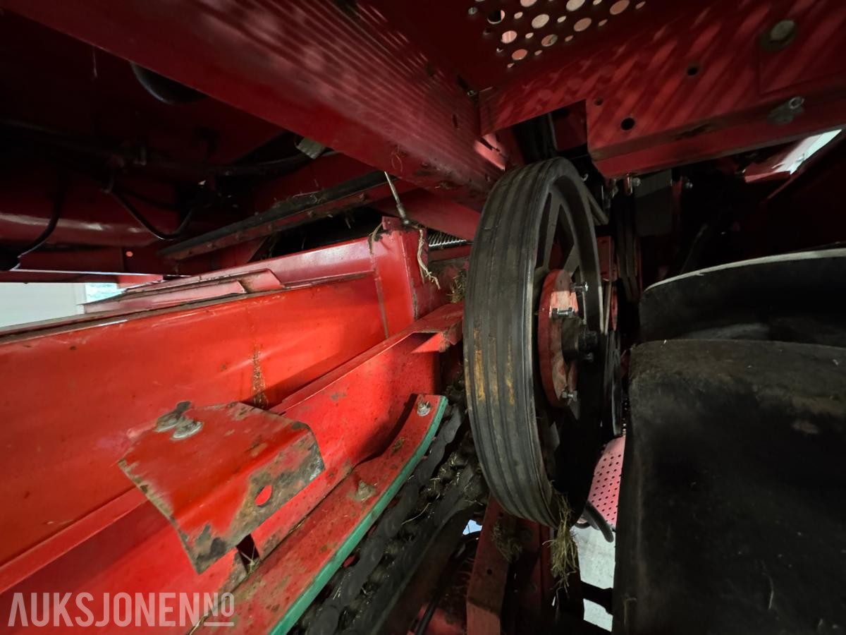 1996 Massey Ferguson MF 34 skurtresker