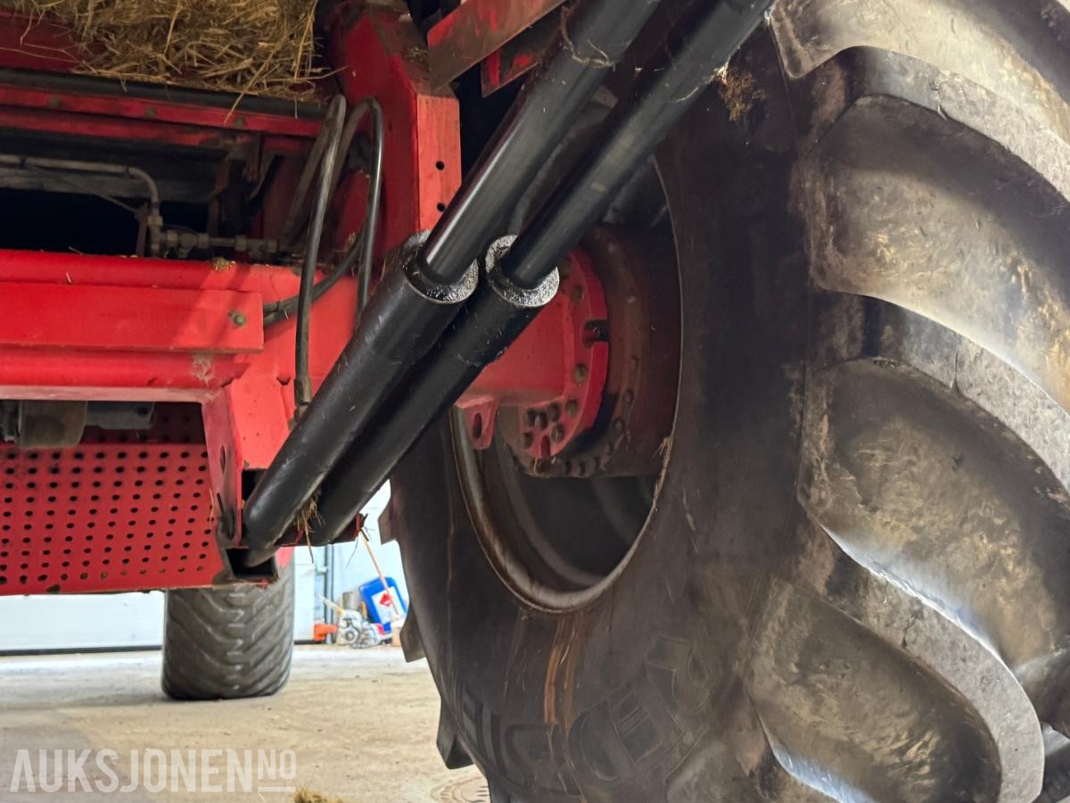 1996 Massey Ferguson MF 34 skurtresker