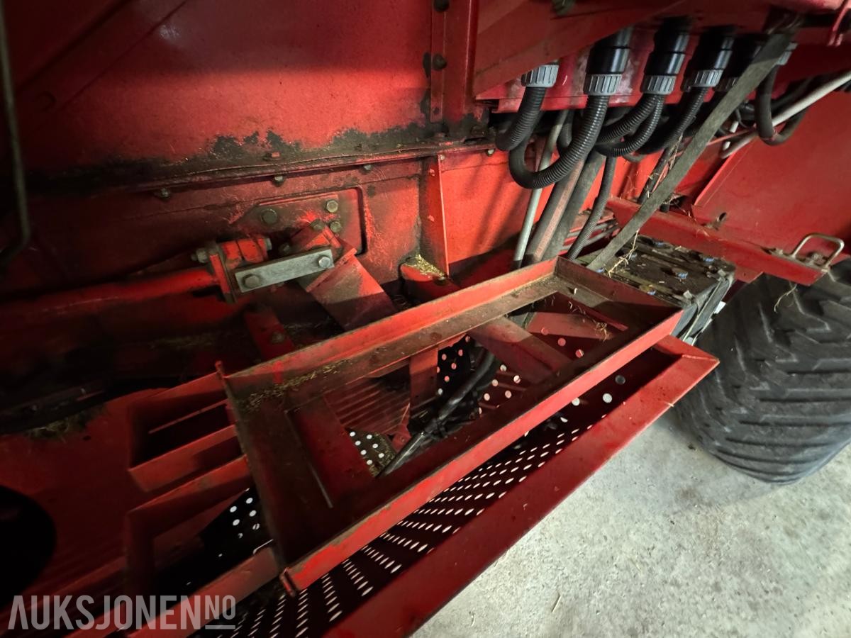 1996 Massey Ferguson MF 34 skurtresker