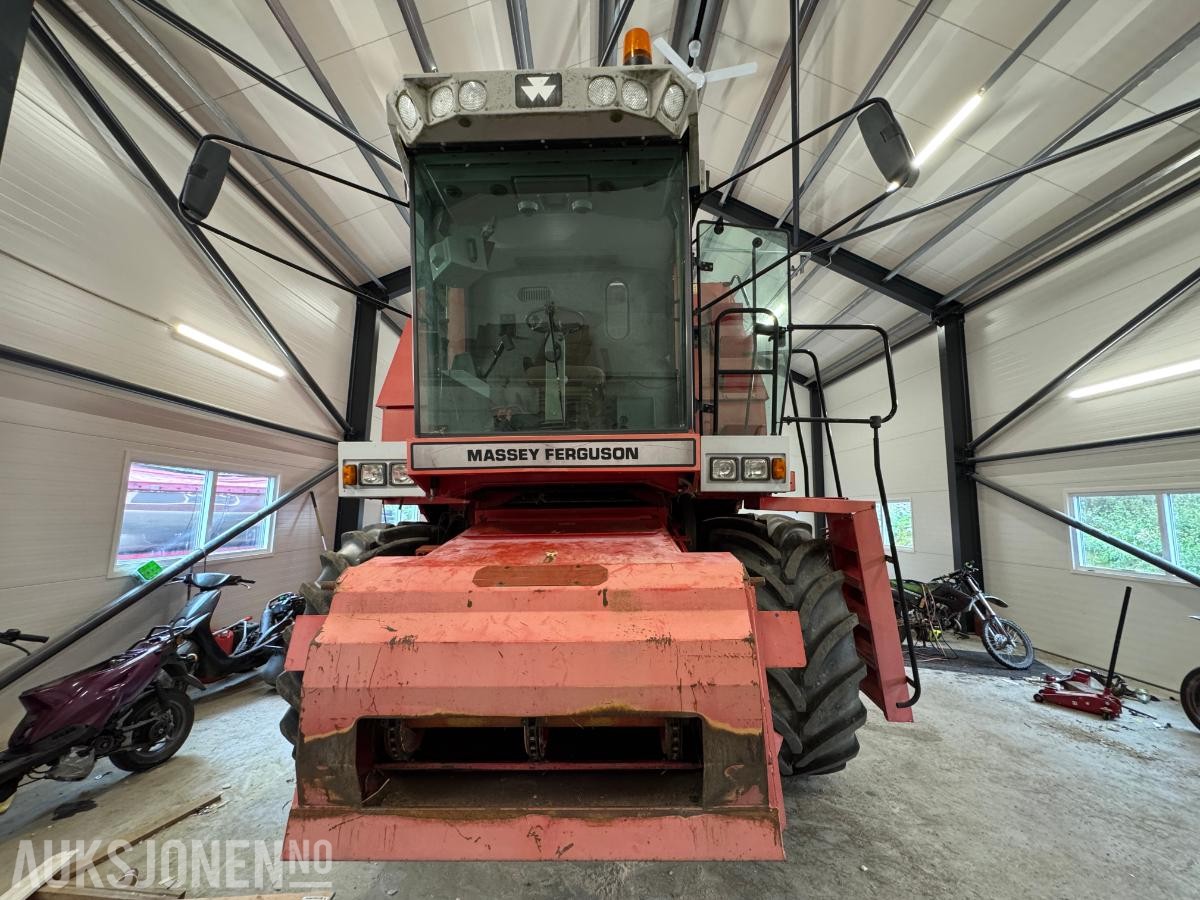 1996 Massey Ferguson MF 34 skurtresker