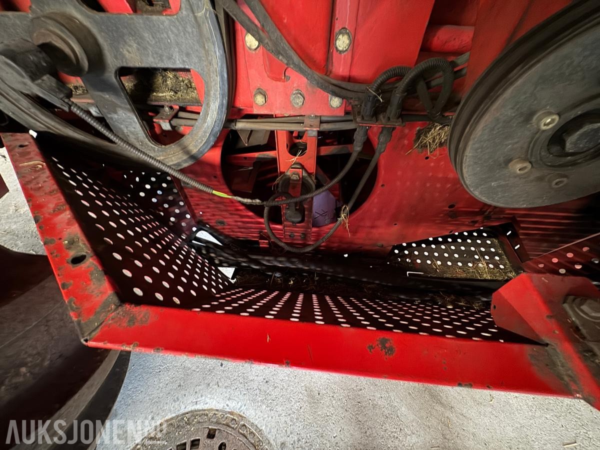 1996 Massey Ferguson MF 34 skurtresker