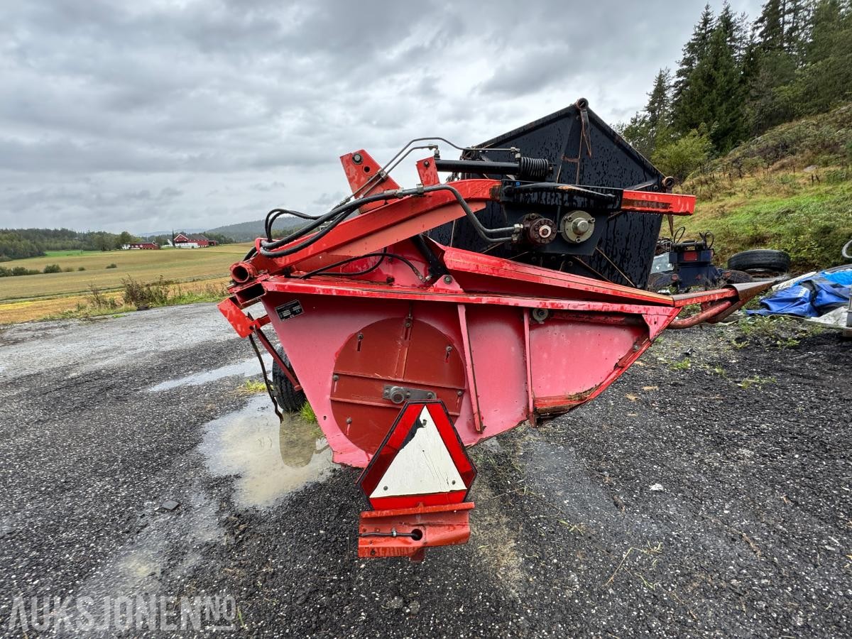 1996 Massey Ferguson MF 34 skurtresker