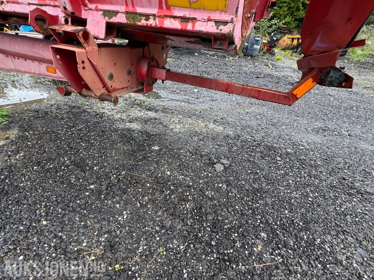 1996 Massey Ferguson MF 34 skurtresker