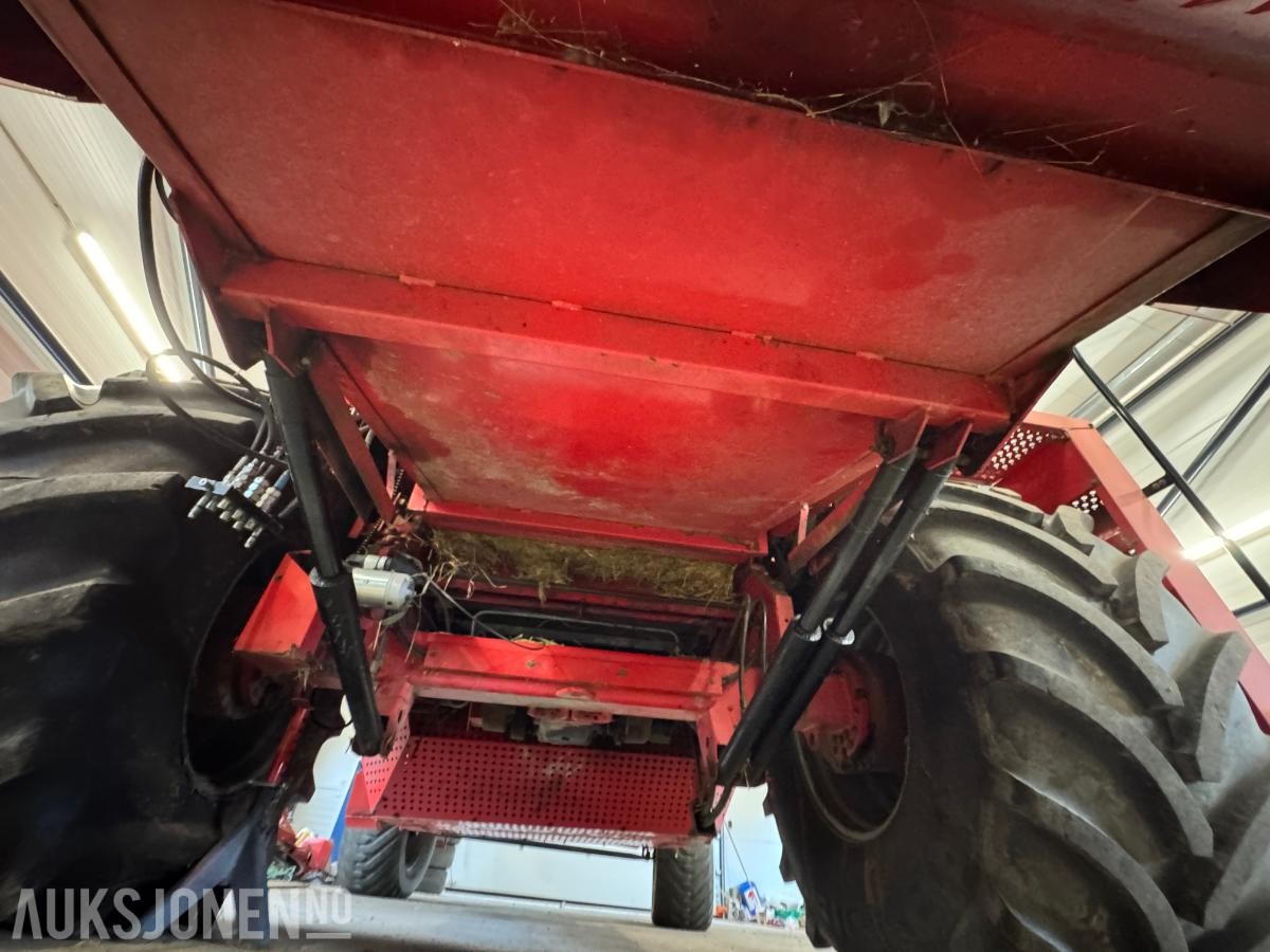 1996 Massey Ferguson MF 34 skurtresker