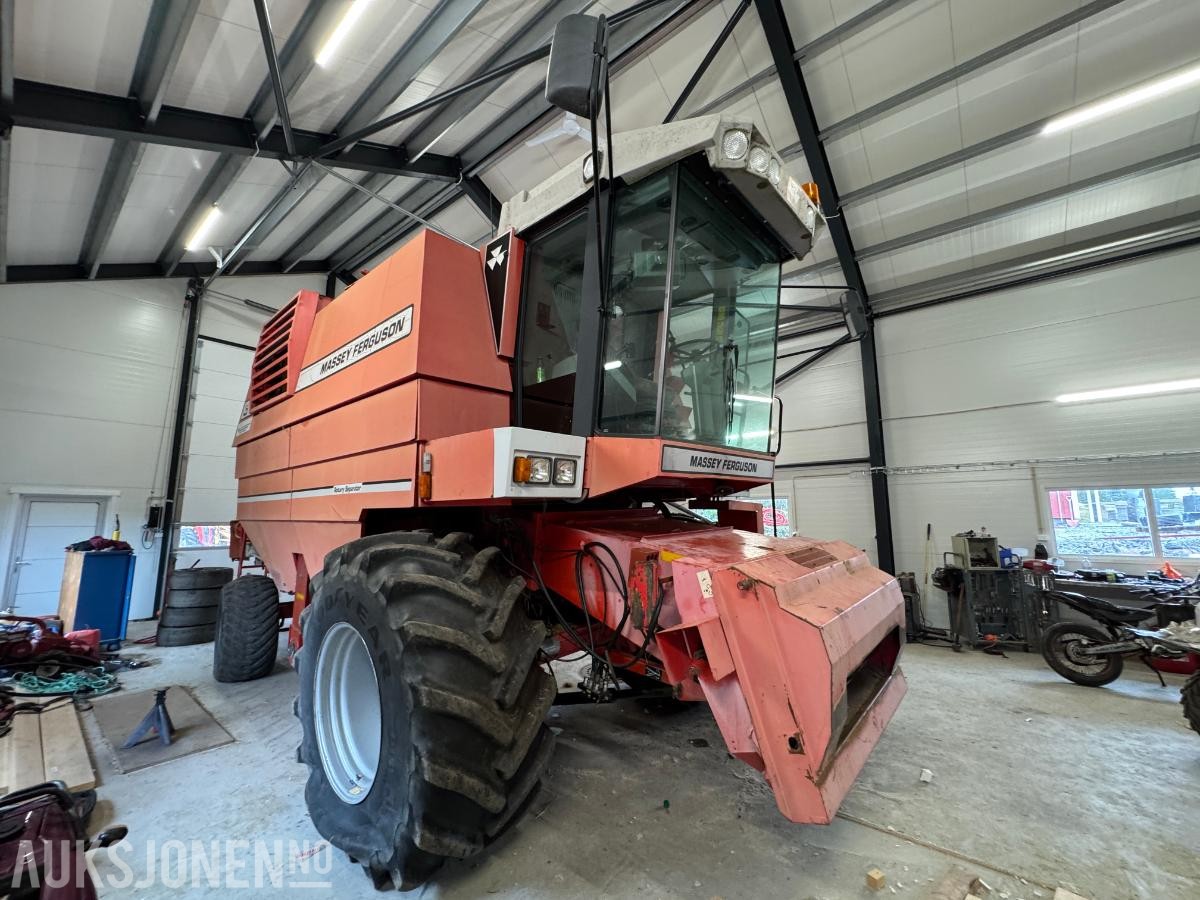 1996 Massey Ferguson MF 34 skurtresker