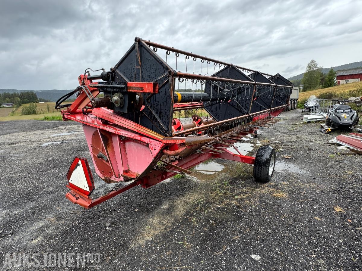 1996 Massey Ferguson MF 34 skurtresker