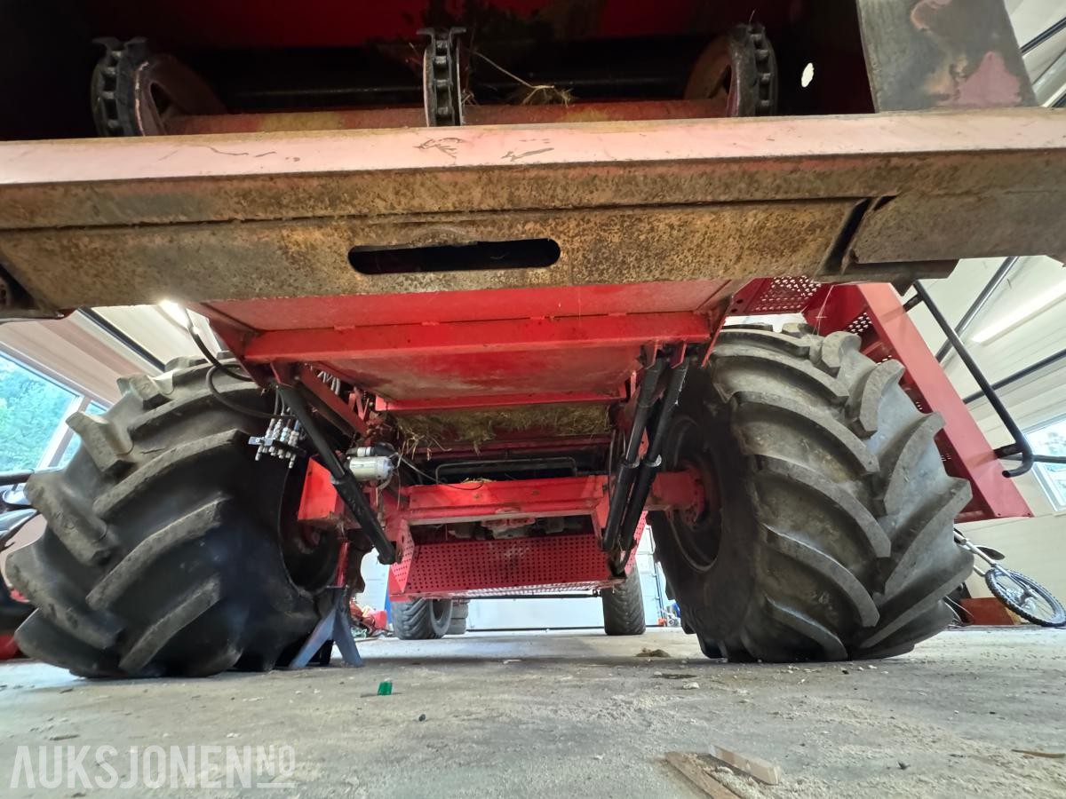 1996 Massey Ferguson MF 34 skurtresker