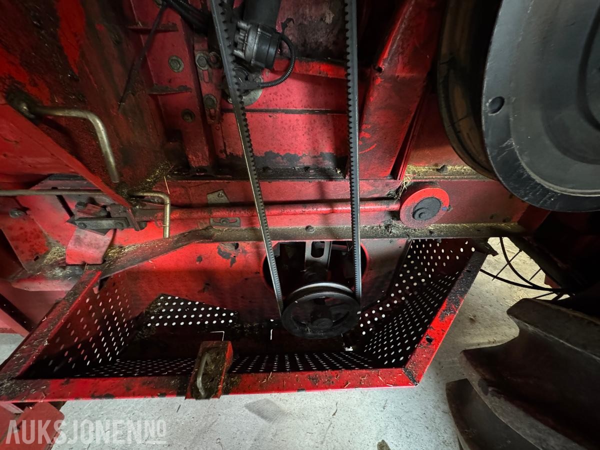 1996 Massey Ferguson MF 34 skurtresker