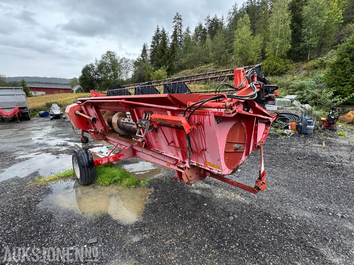 1996 Massey Ferguson MF 34 skurtresker