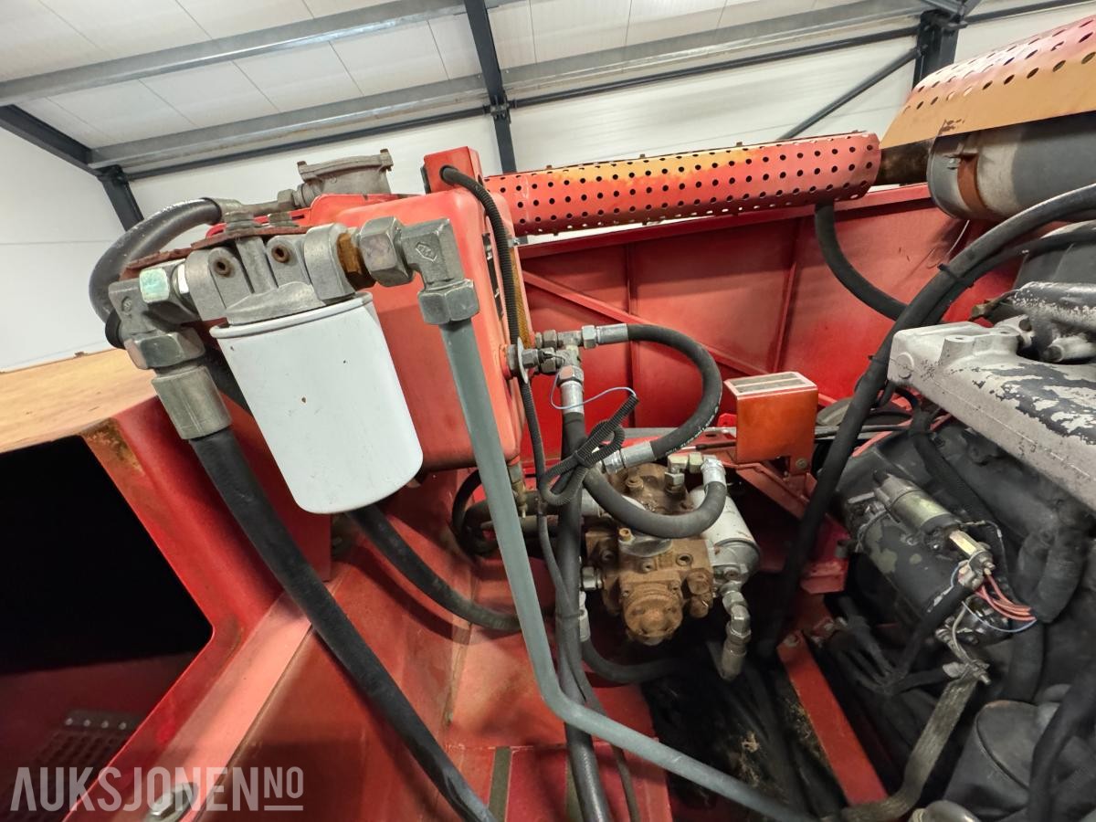 1996 Massey Ferguson MF 34 skurtresker