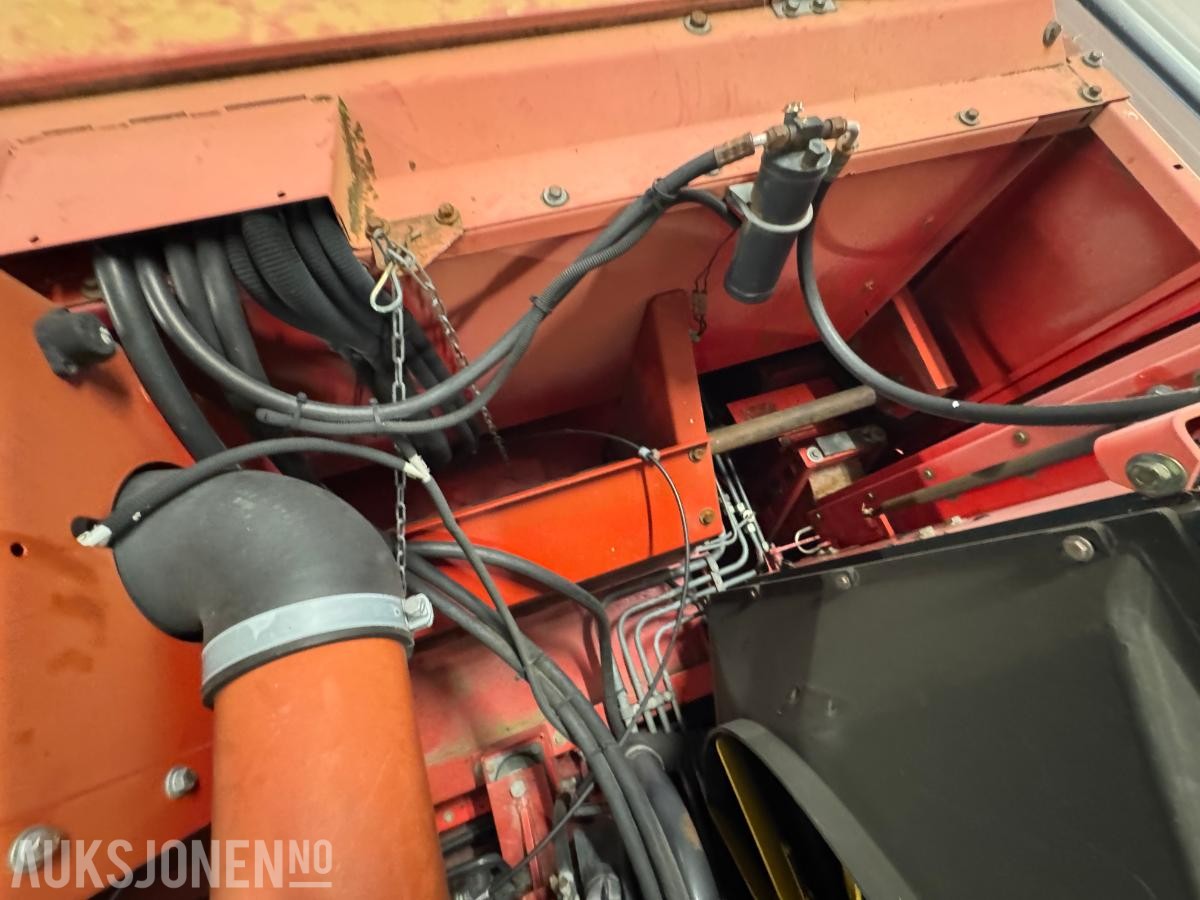 1996 Massey Ferguson MF 34 skurtresker