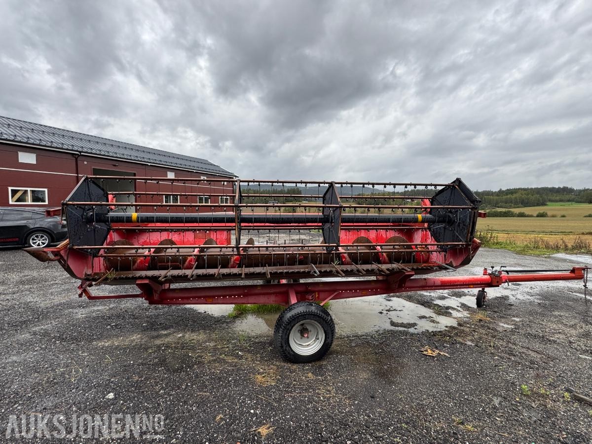 1996 Massey Ferguson MF 34 skurtresker