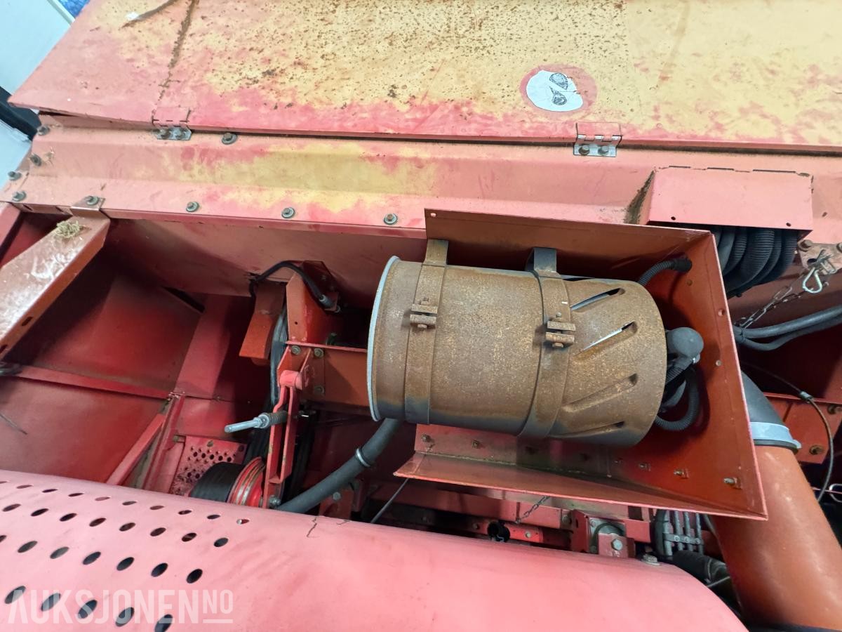 1996 Massey Ferguson MF 34 skurtresker