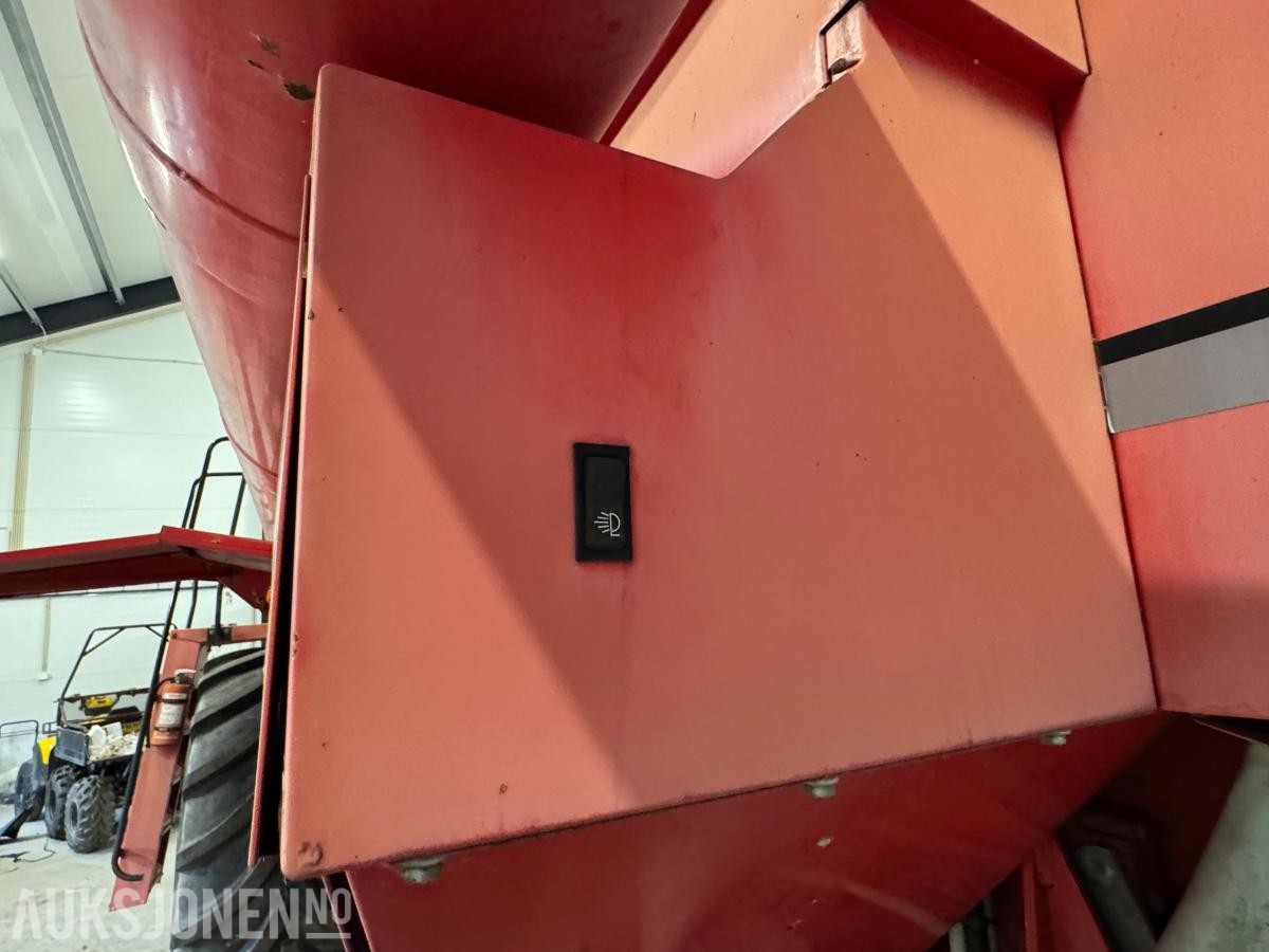 1996 Massey Ferguson MF 34 skurtresker