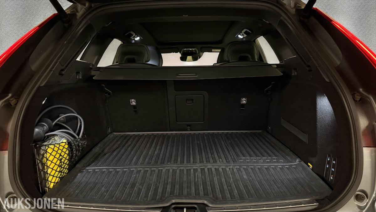 Volvo 2019 XC60 T8 390hk Twin Engine AWD/R-Design/Pano/El Hengerfeste++