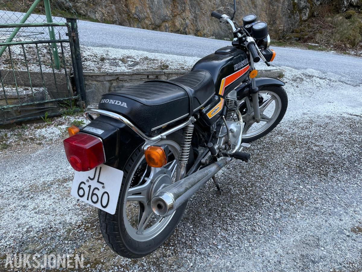 1982 Honda CB125T