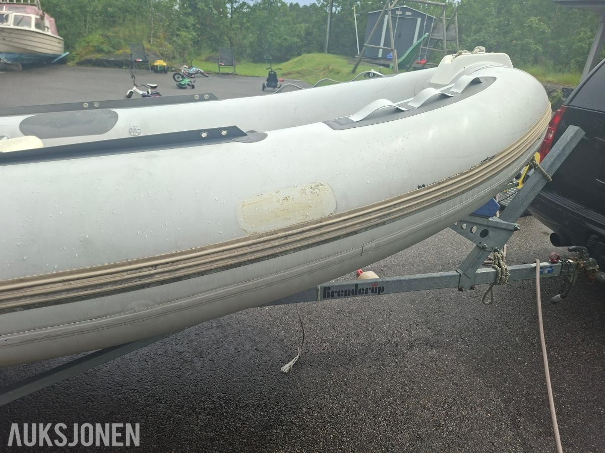 2011 Pro Rib 16 fot med evinrude etec 50hk