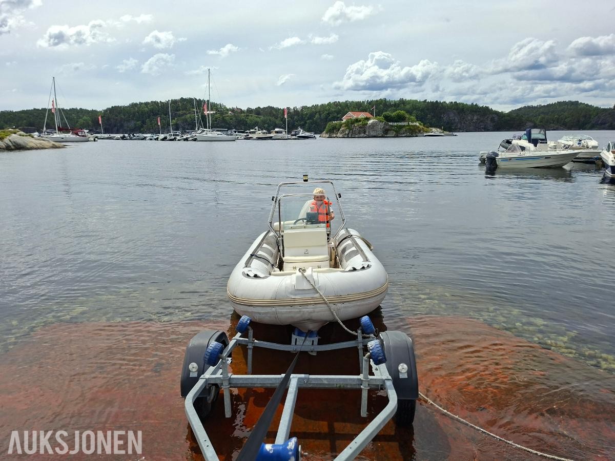 2011 Pro Rib 16 fot med evinrude etec 50hk