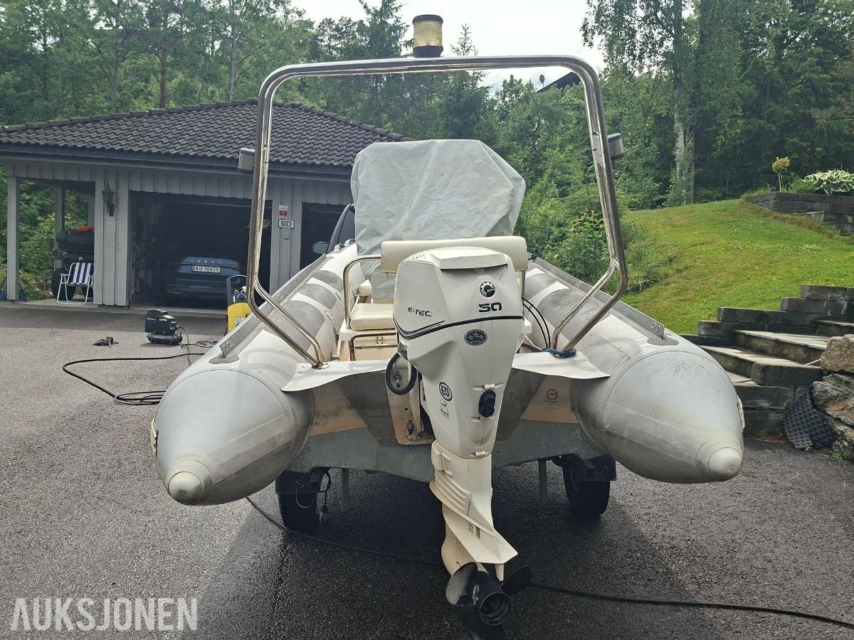 2011 Pro Rib 16 fot med evinrude etec 50hk